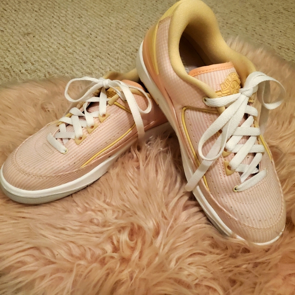 Nike Jordan Seersucker Low Top Sneakers